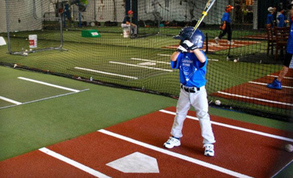 indoor baseball shoes