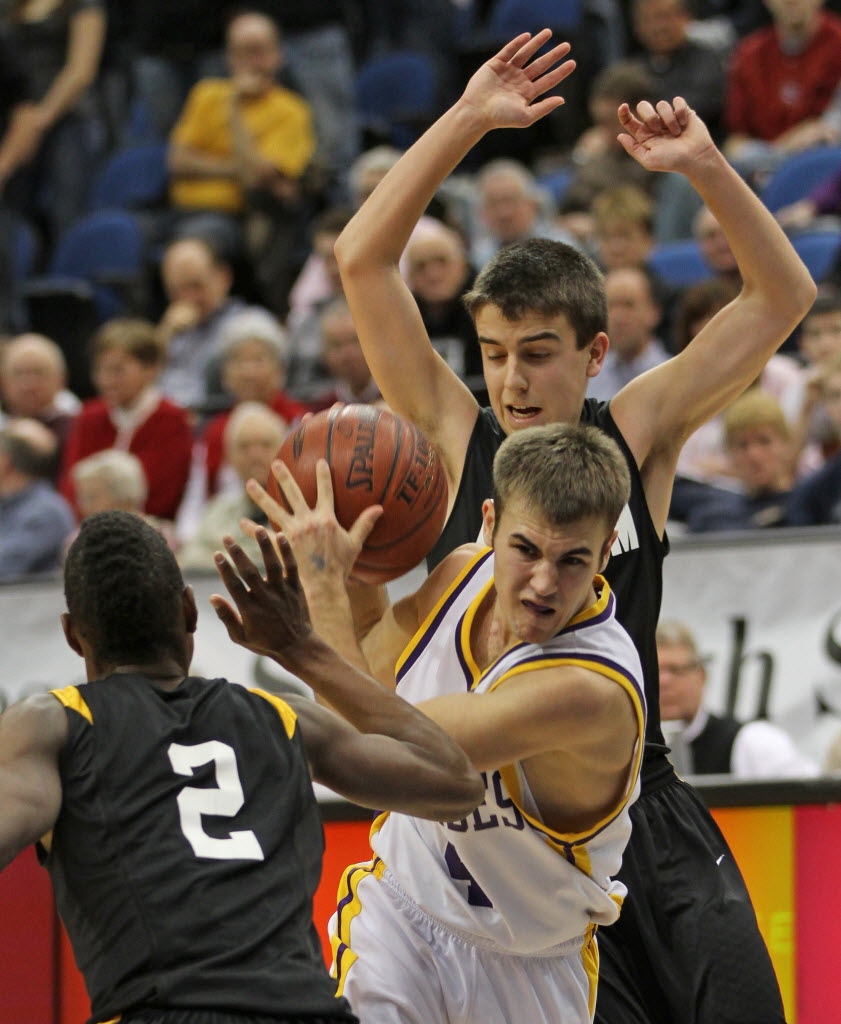 Rochester Lourdes vs. Perham: March 26, 2011 | Photos | MN Boys