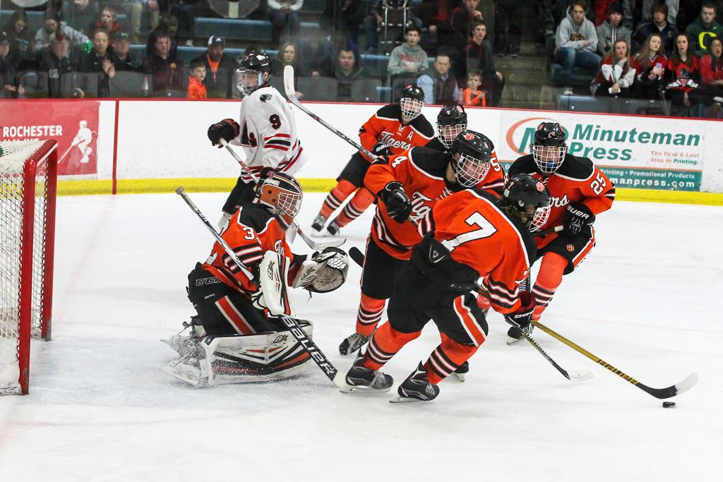 Farmington finally gets past Lakeville North to reach state tourney