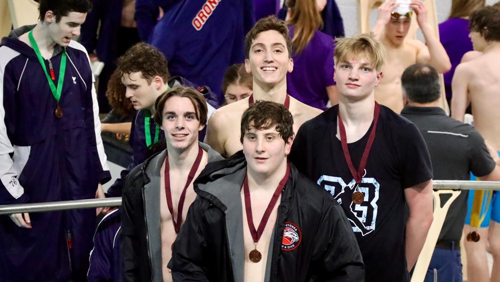 boys swim at section finals